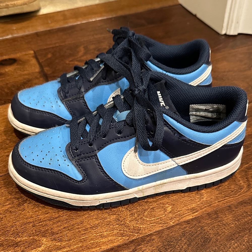 Nike Kids Sneakers in Blue and Navy